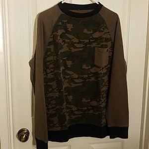 Lost crewneck